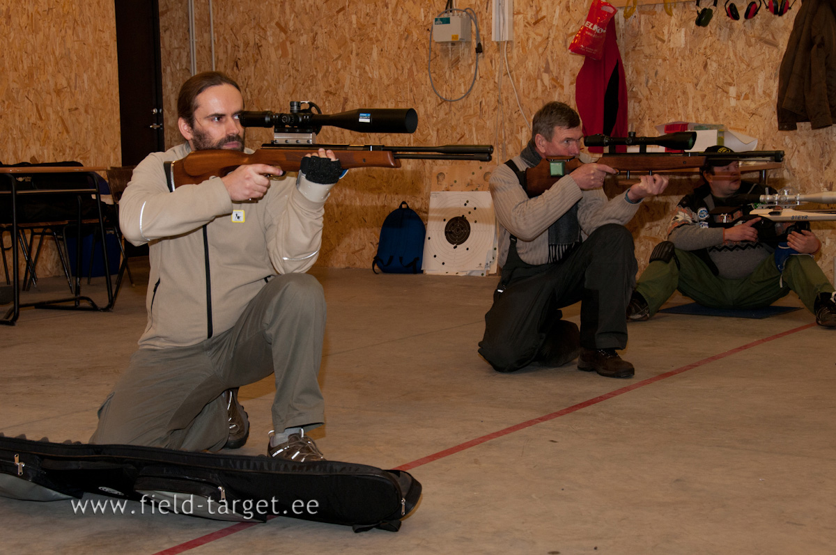 Kolm lasku märkide 1, 3 ja 7 pihta. Aega 2 minutit